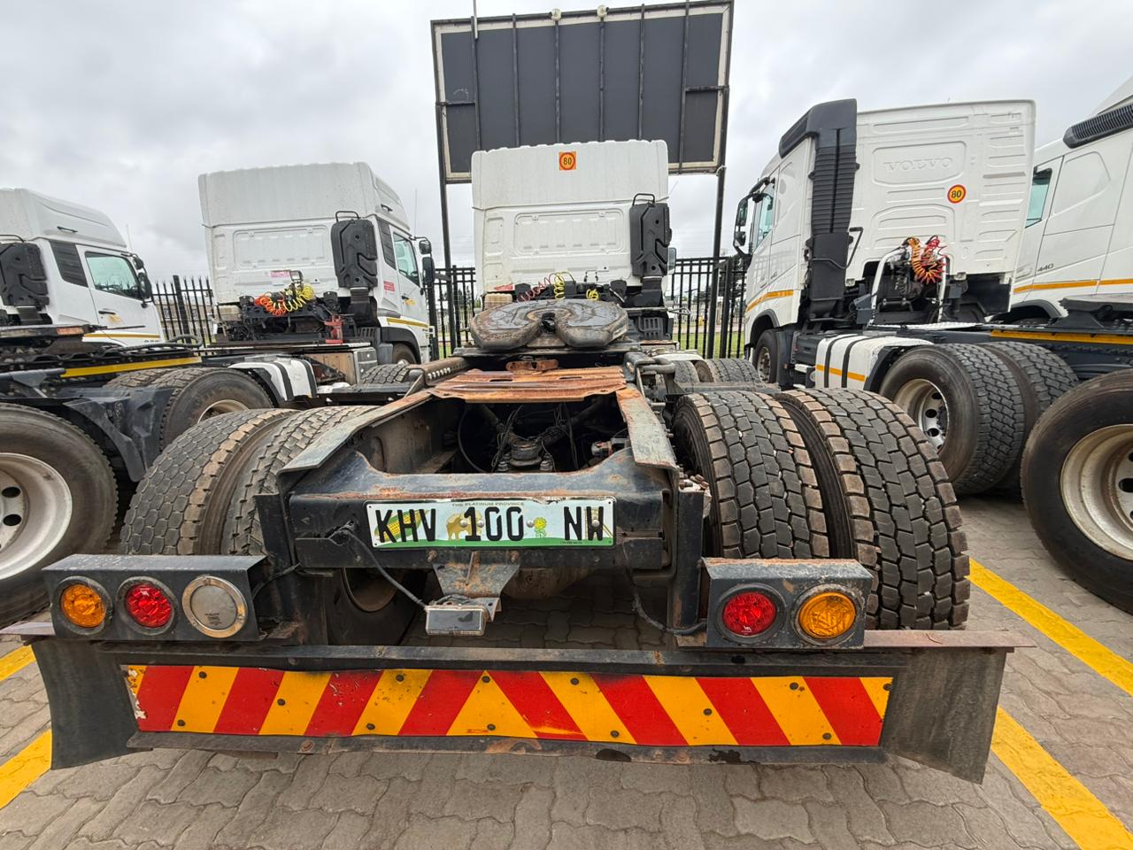 2021 UD QUON GW 26-460 TRUCK TRACTOR (IS910)