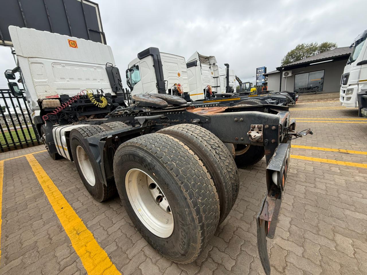 2021 UD QUON GW 26-460 TRUCK TRACTOR (IS910)