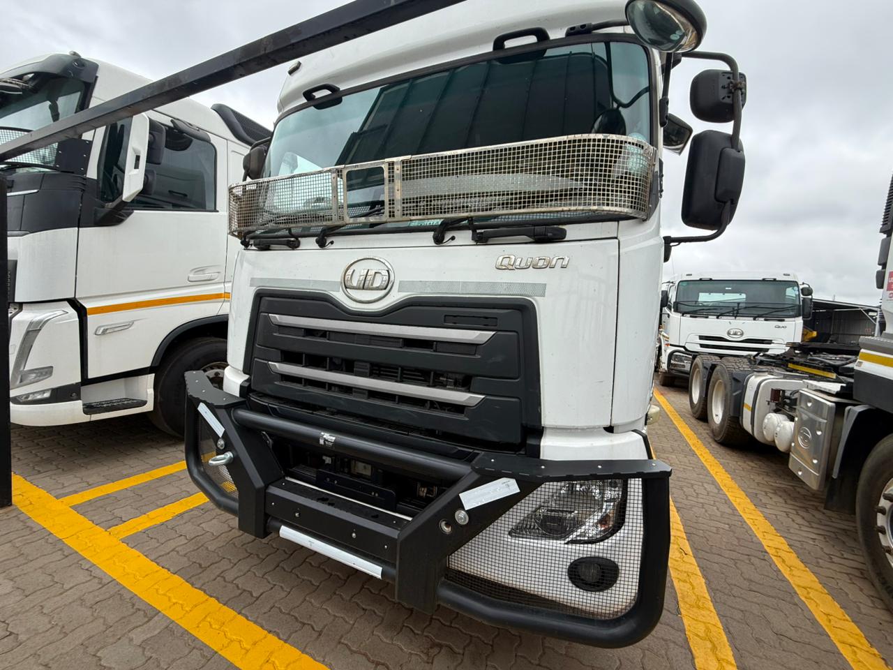 2021 UD QUON GW 26-460 TRUCK TRACTOR (IS910)