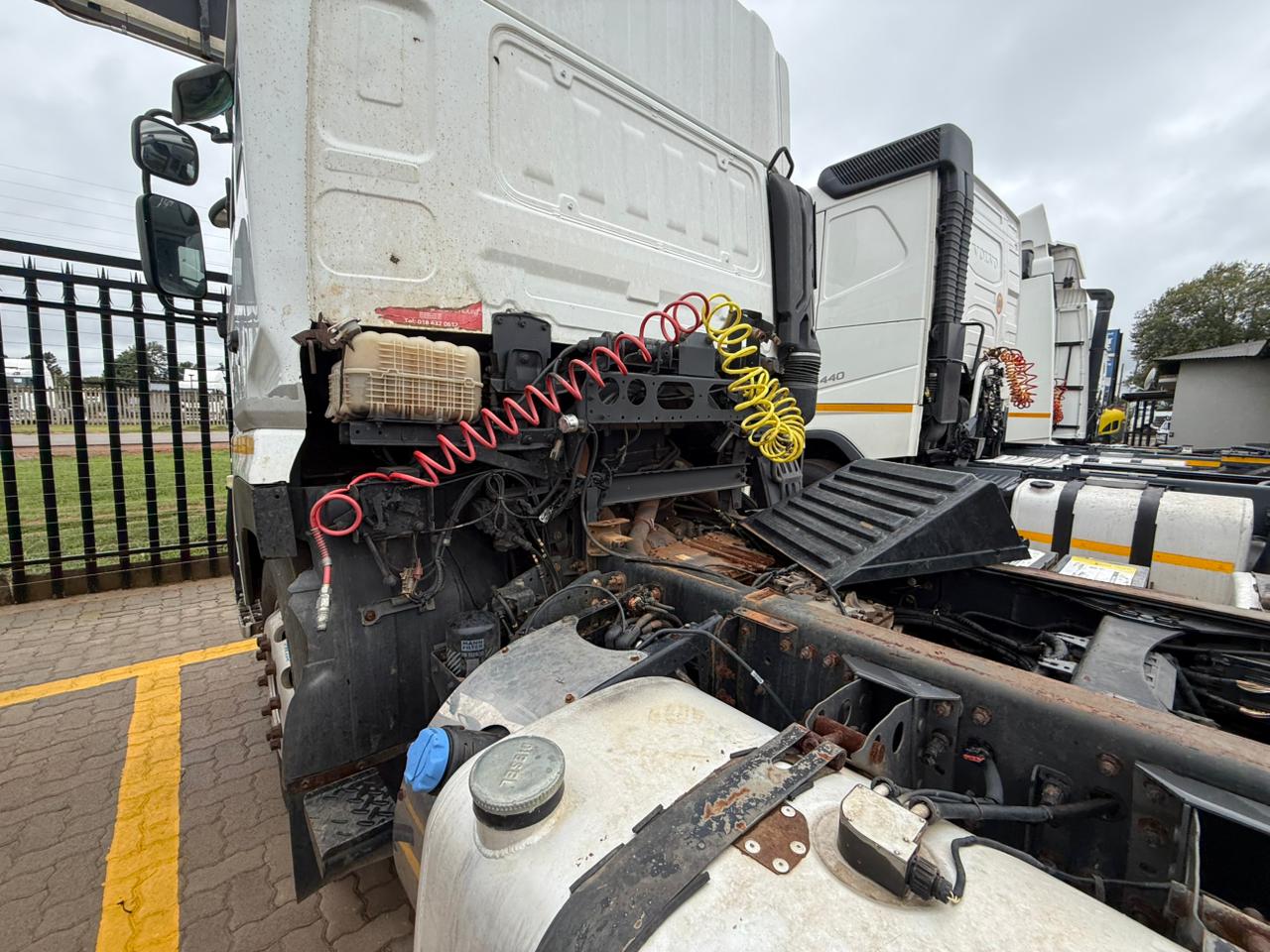 2021 UD QUON GW 26-460 TRUCK TRACTOR (IS910)