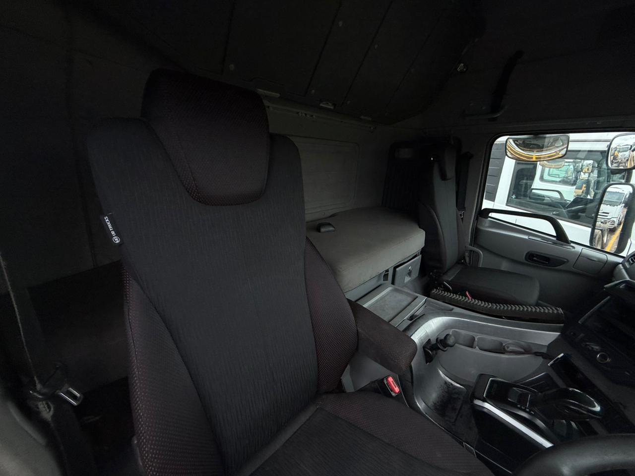 2021 UD QUON GW 26-460 TRUCK TRACTOR (IS735)