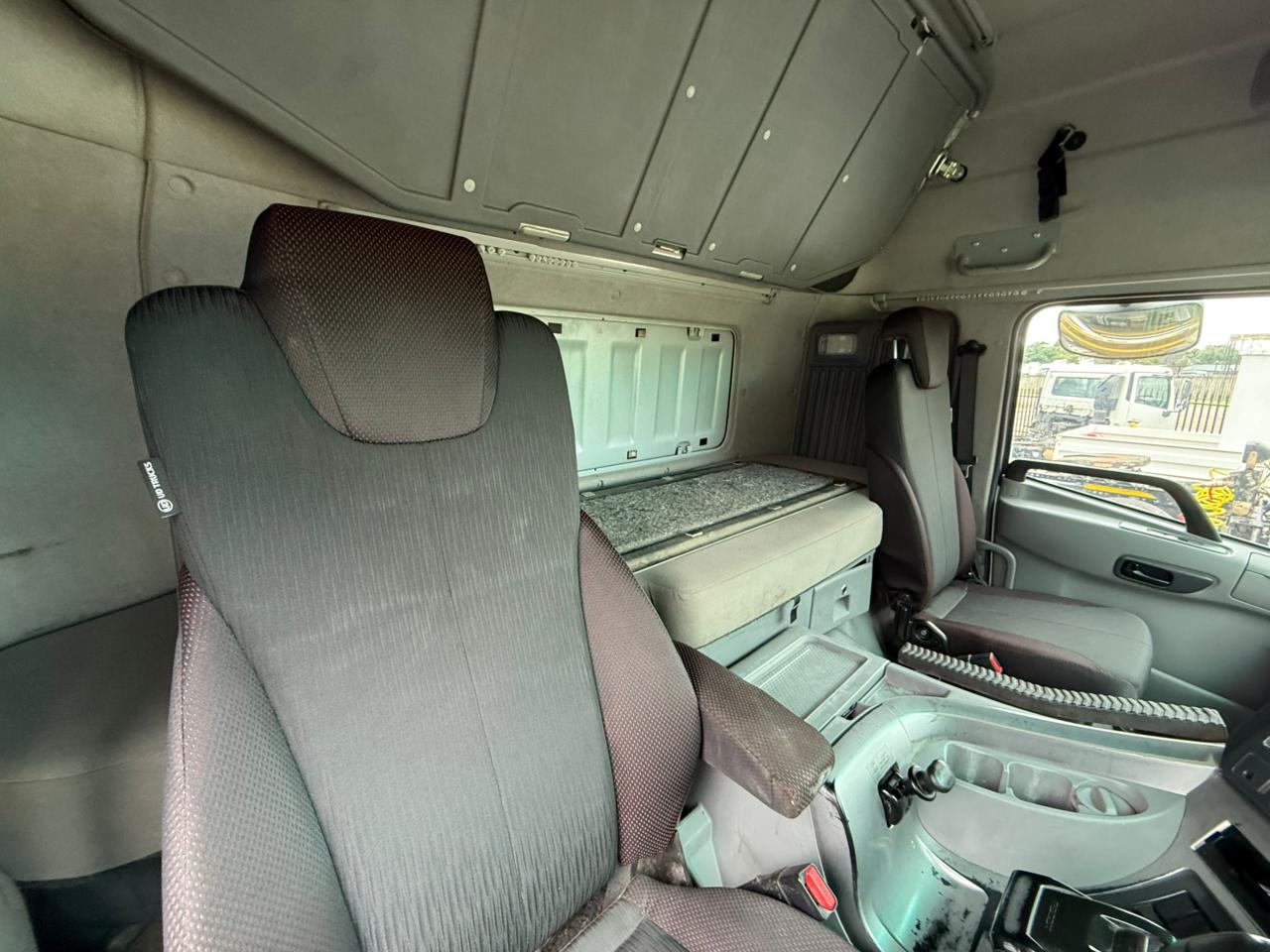 2021 UD QUON GW 26-460 TRUCK TRACTOR (IS723)