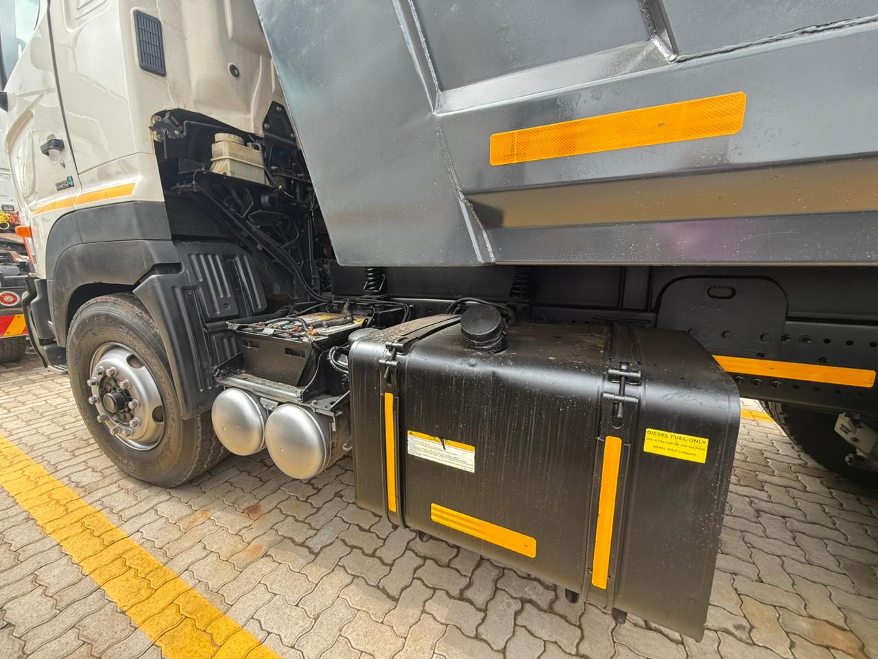 2016 HINO PROFIA 700 TIPPER TRUCK (PCS622)