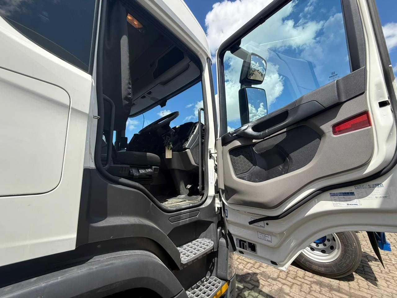 2023 SCANIA G460 TRUCK TRACTOR (SN5820)