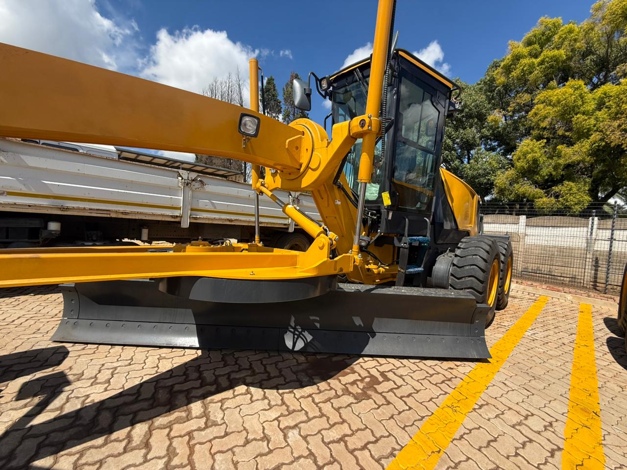 2026 LIUGONG 4215D GRADER (A1342)