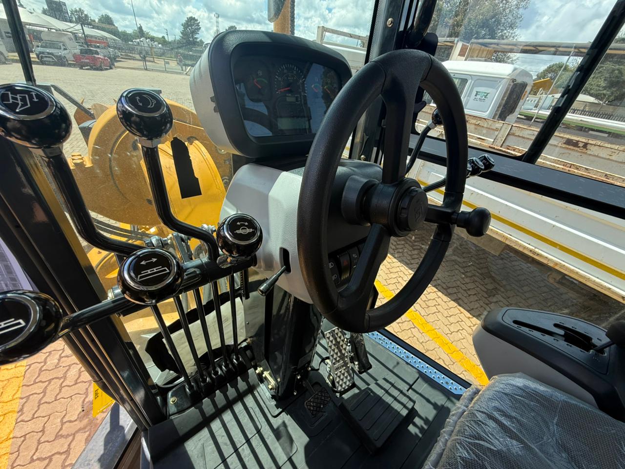 2026 LIUGONG 4215D GRADER (A1342)