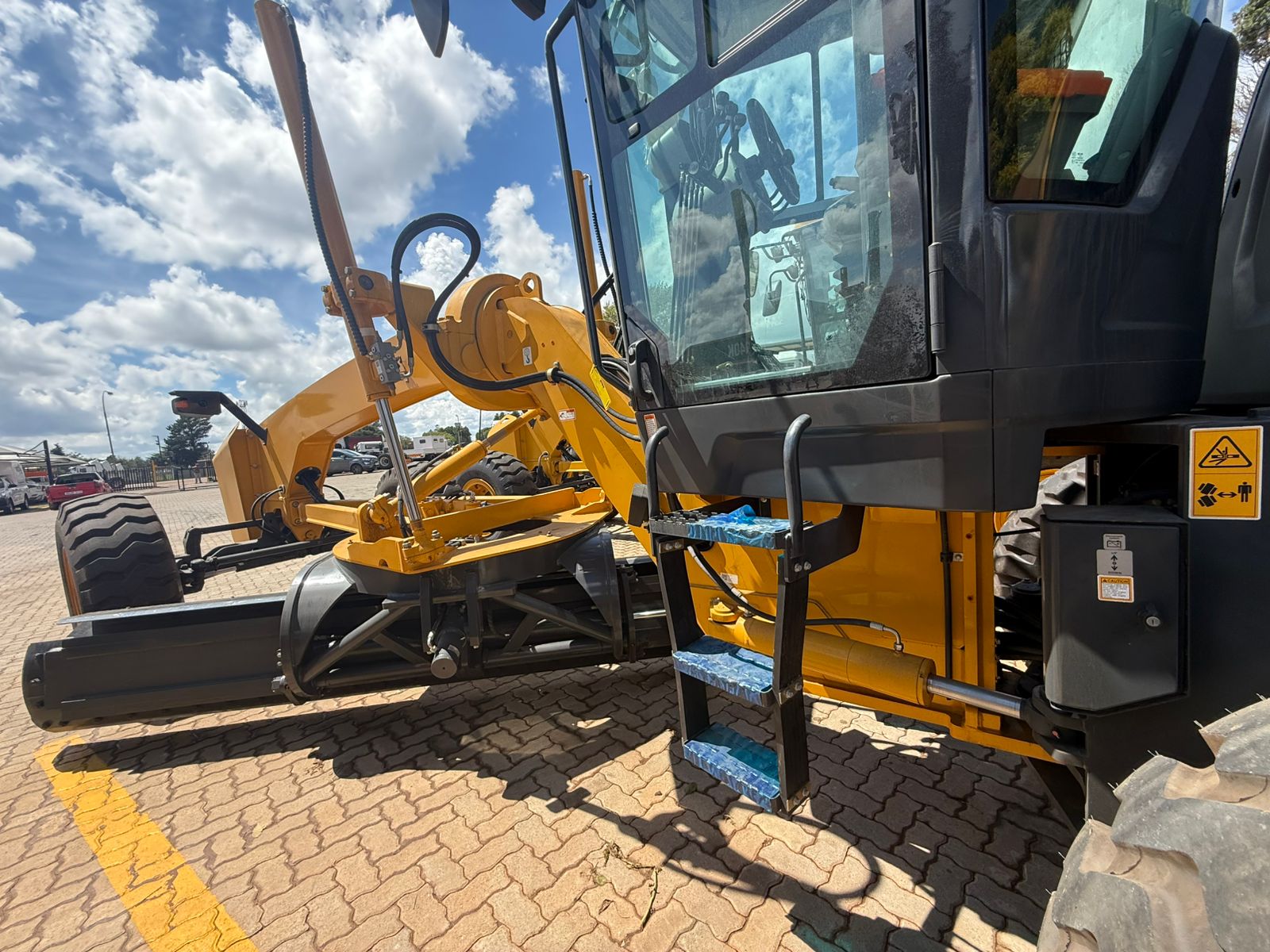 2026 LIUGONG 4215D GRADER (A1341)