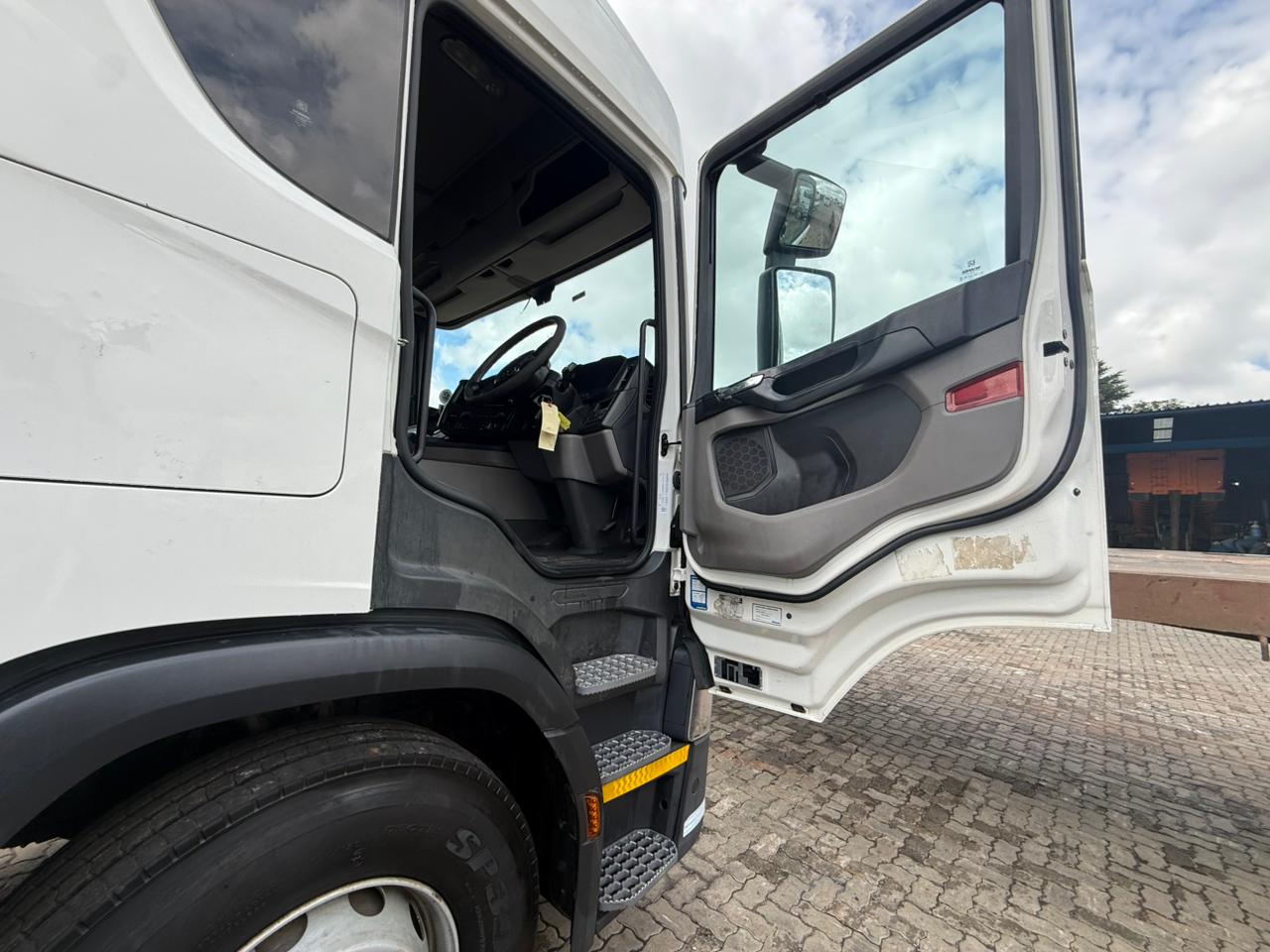 2023 SCANIA G460 TRUCK TRACTOR (SN5835)