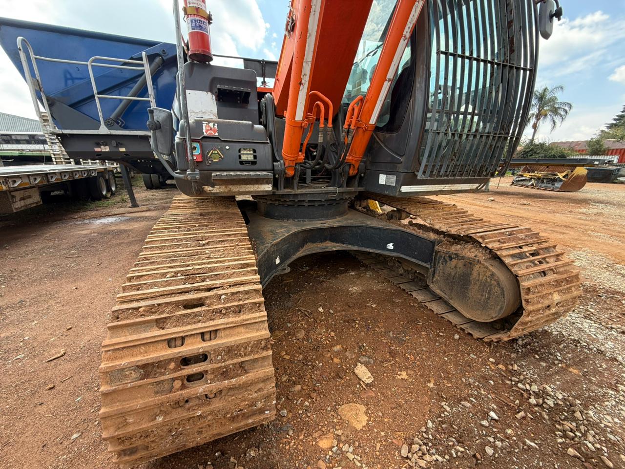 2018 HITACHI ZX 200 EXCAVATOR (A1293)