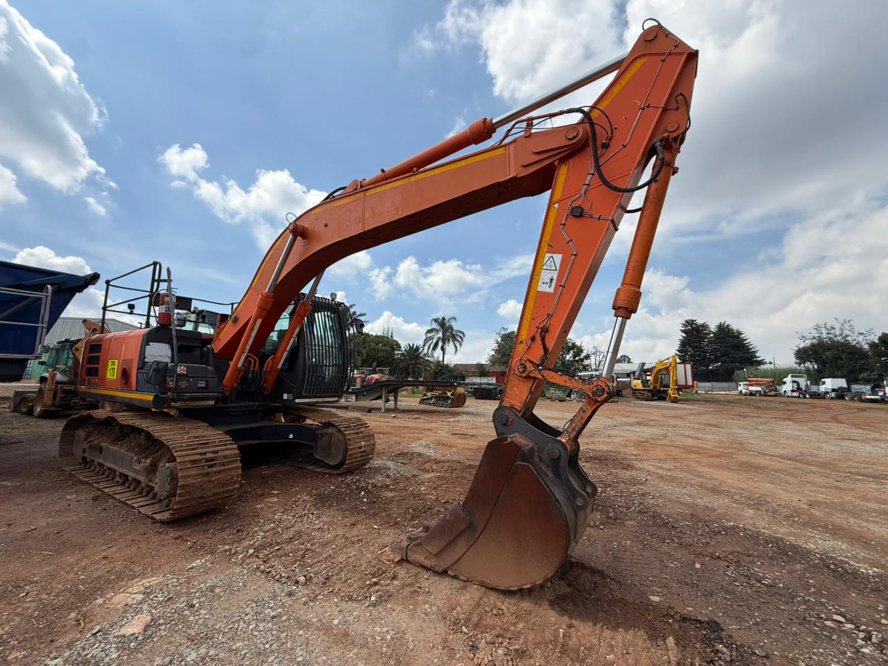 2018 HITACHI ZX 200 EXCAVATOR (A1293)
