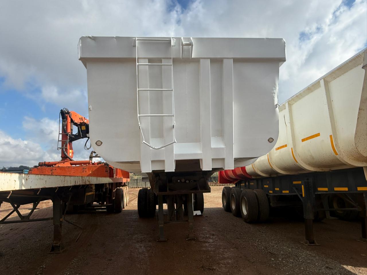 2014 HENRED FRUEHAUF 25M3 COPELYN TIPPER (CS2198)