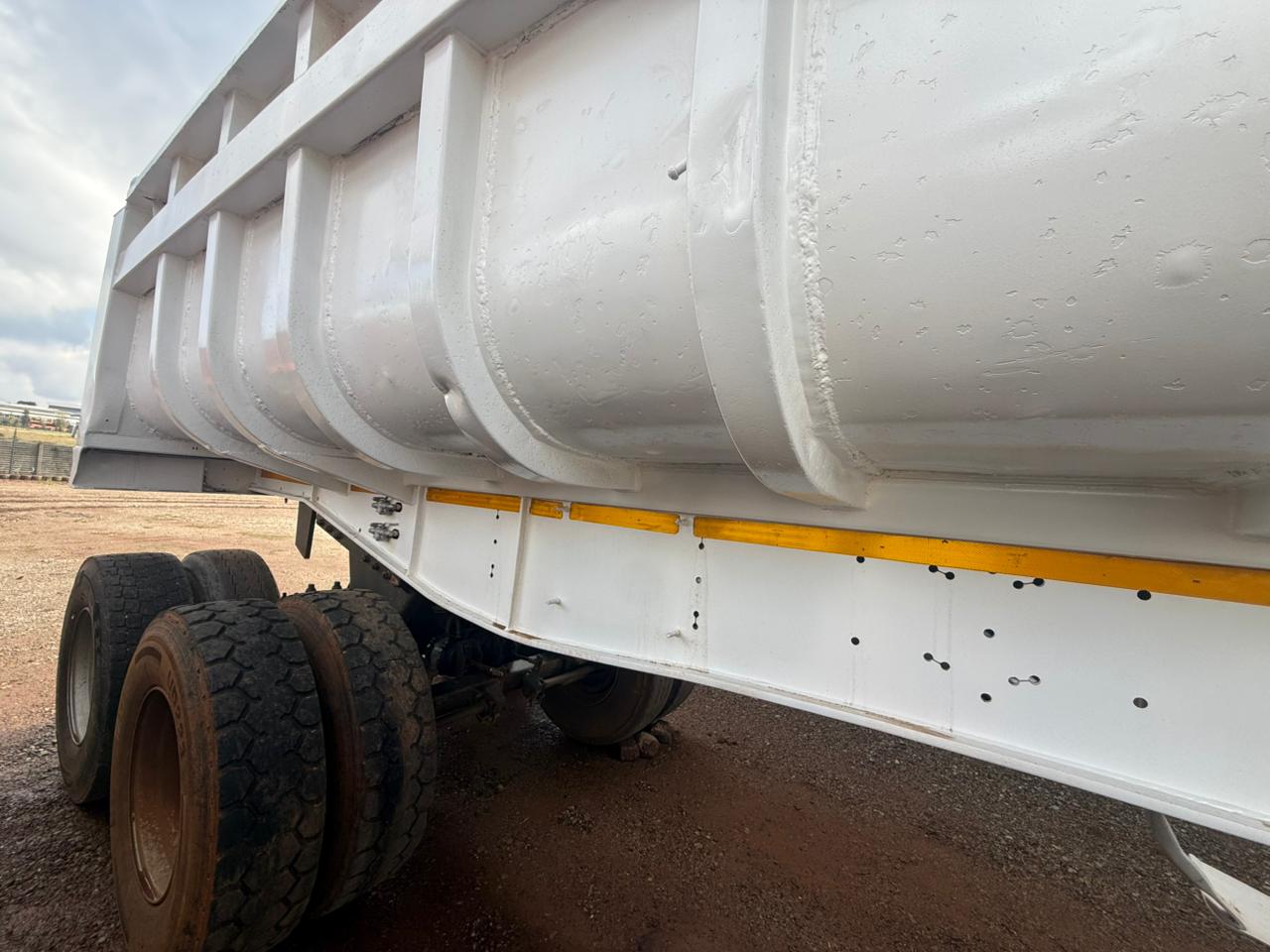 2014 HENRED FRUEHAUF 25M3 COPELYN TIPPER (CS2198)