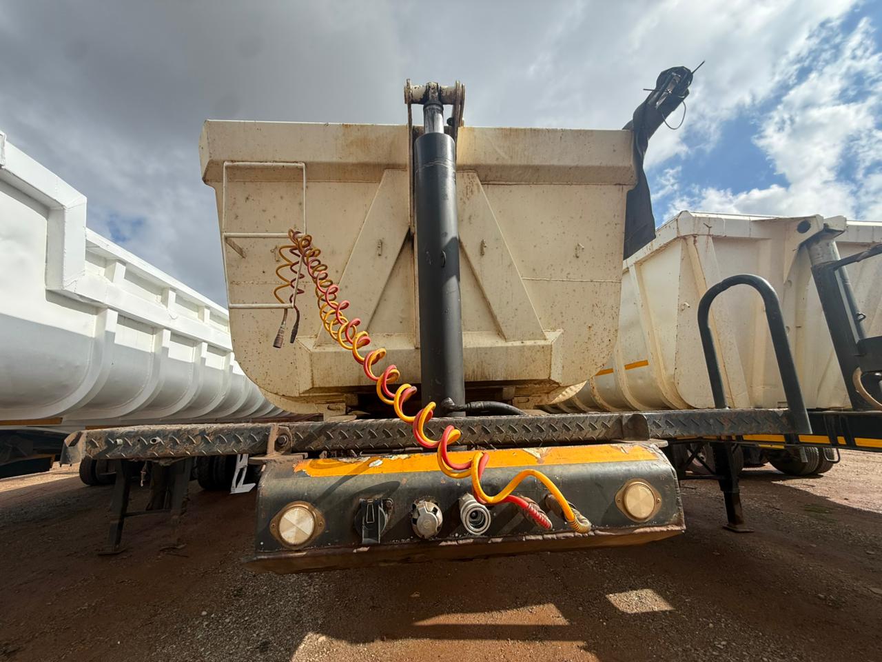 2008 TOP TRAILER 30M3 SLOPER TRAILER (CS2199)