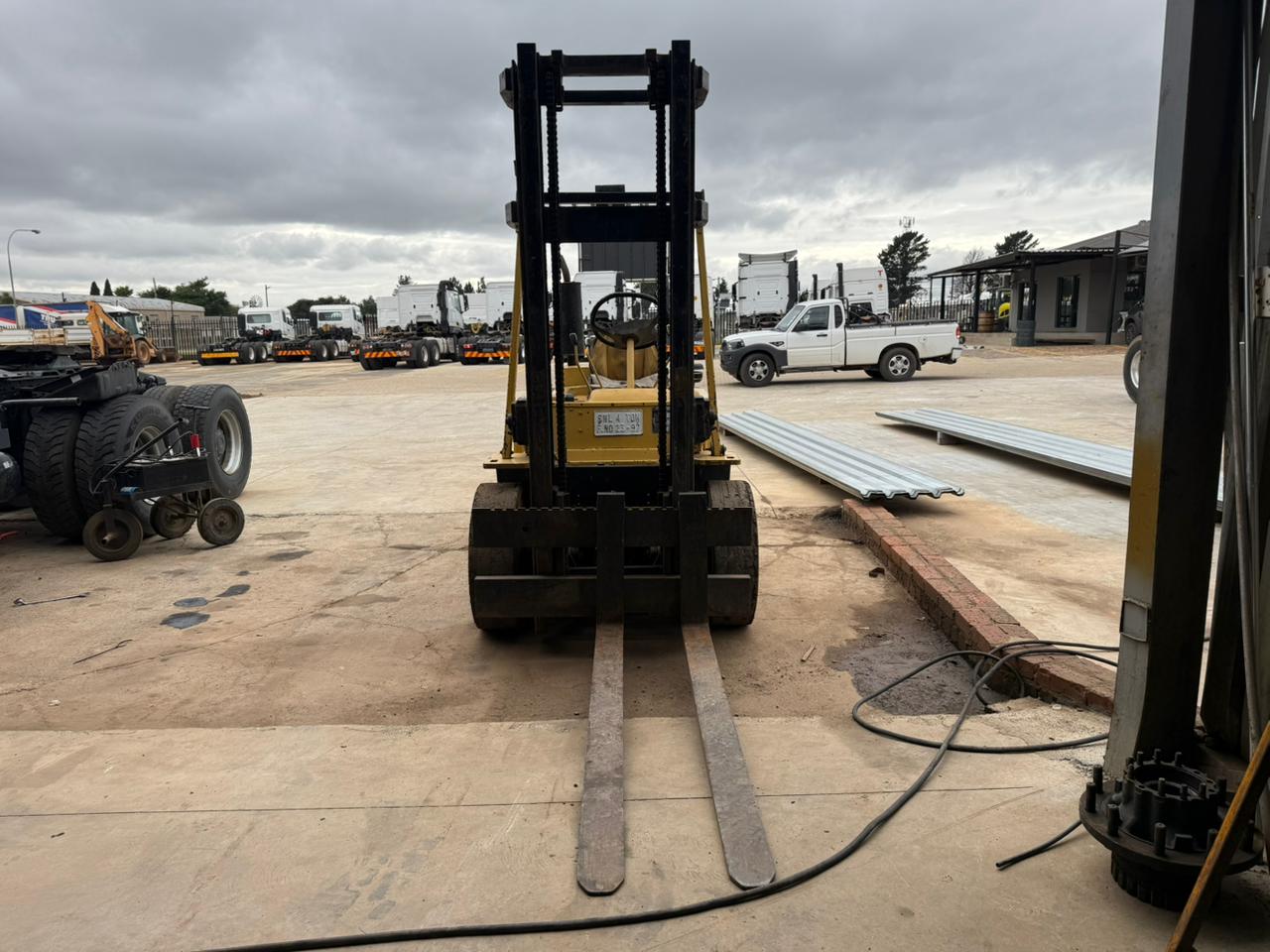 USED CLARK 4 TON DIESEL FORKLIFT (IR216)