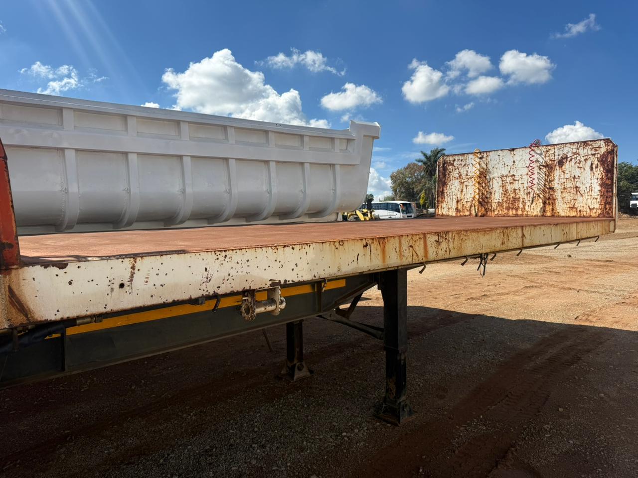 2007 KEARNEYS PAYLOADER BRICK CRANE PK12000 TRAILER (CS2201)