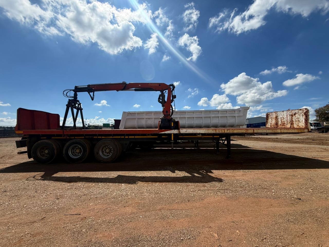 2007 KEARNEYS PAYLOADER BRICK CRANE PK12000 TRAILER (CS2201)