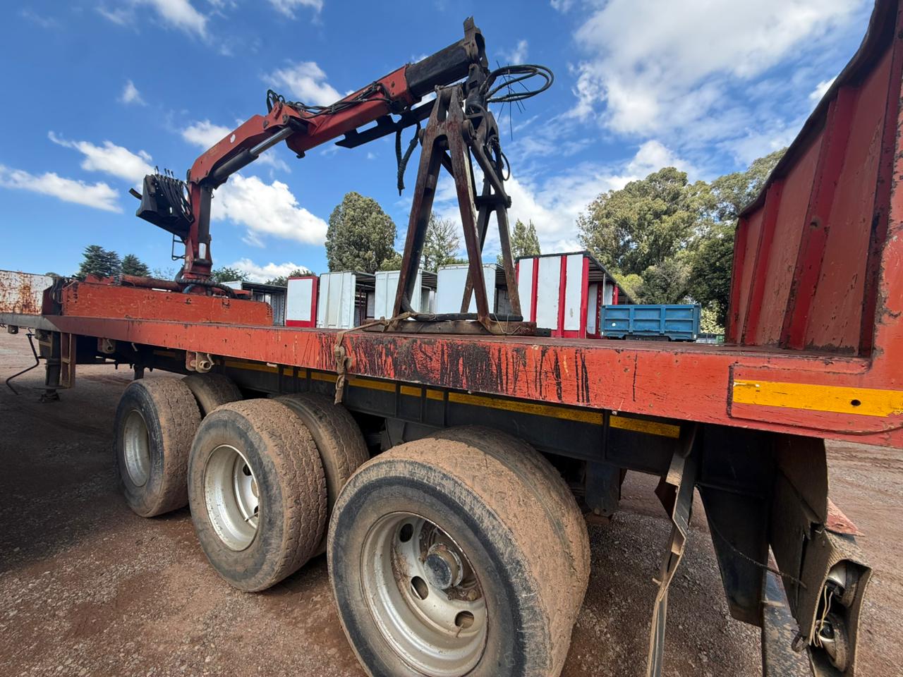 2007 KEARNEYS PAYLOADER BRICK CRANE PK12000 TRAILER (CS2201)