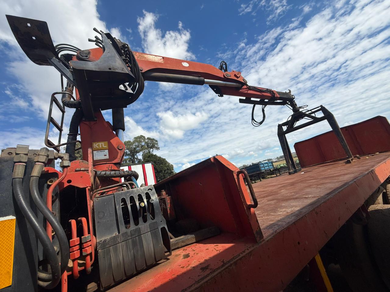 2007 KEARNEYS PAYLOADER BRICK CRANE PK12000 TRAILER (CS2201)