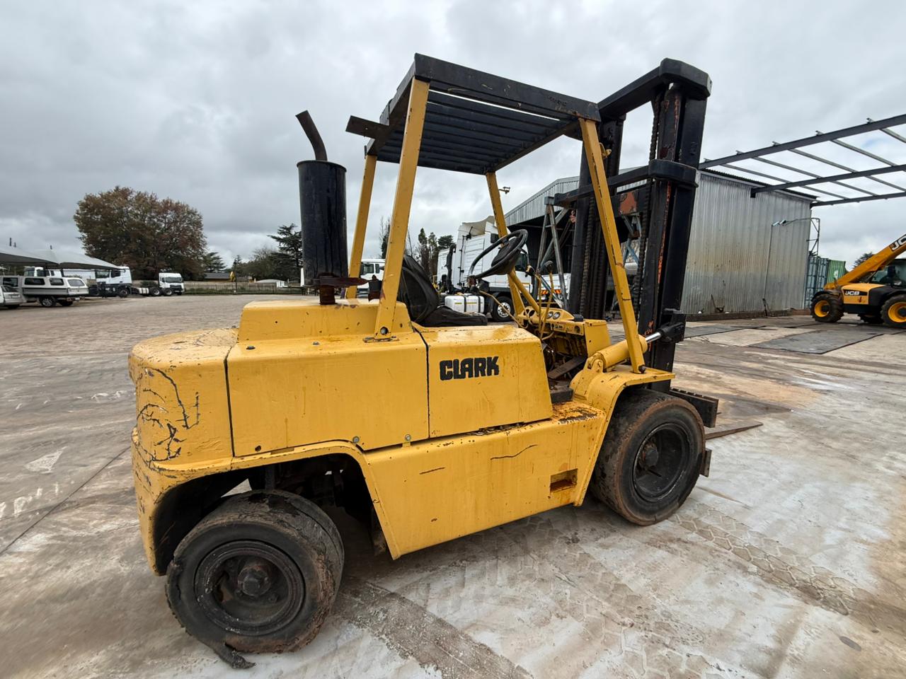 USED CLARK 4 TON DIESEL FORKLIFT (IR216)