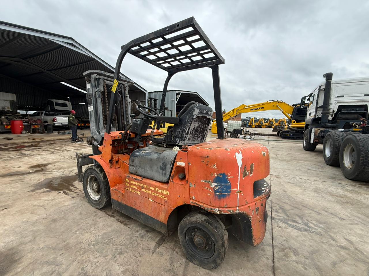 USED DALIAN 2.5 TON FORKLIFT (IR186)
