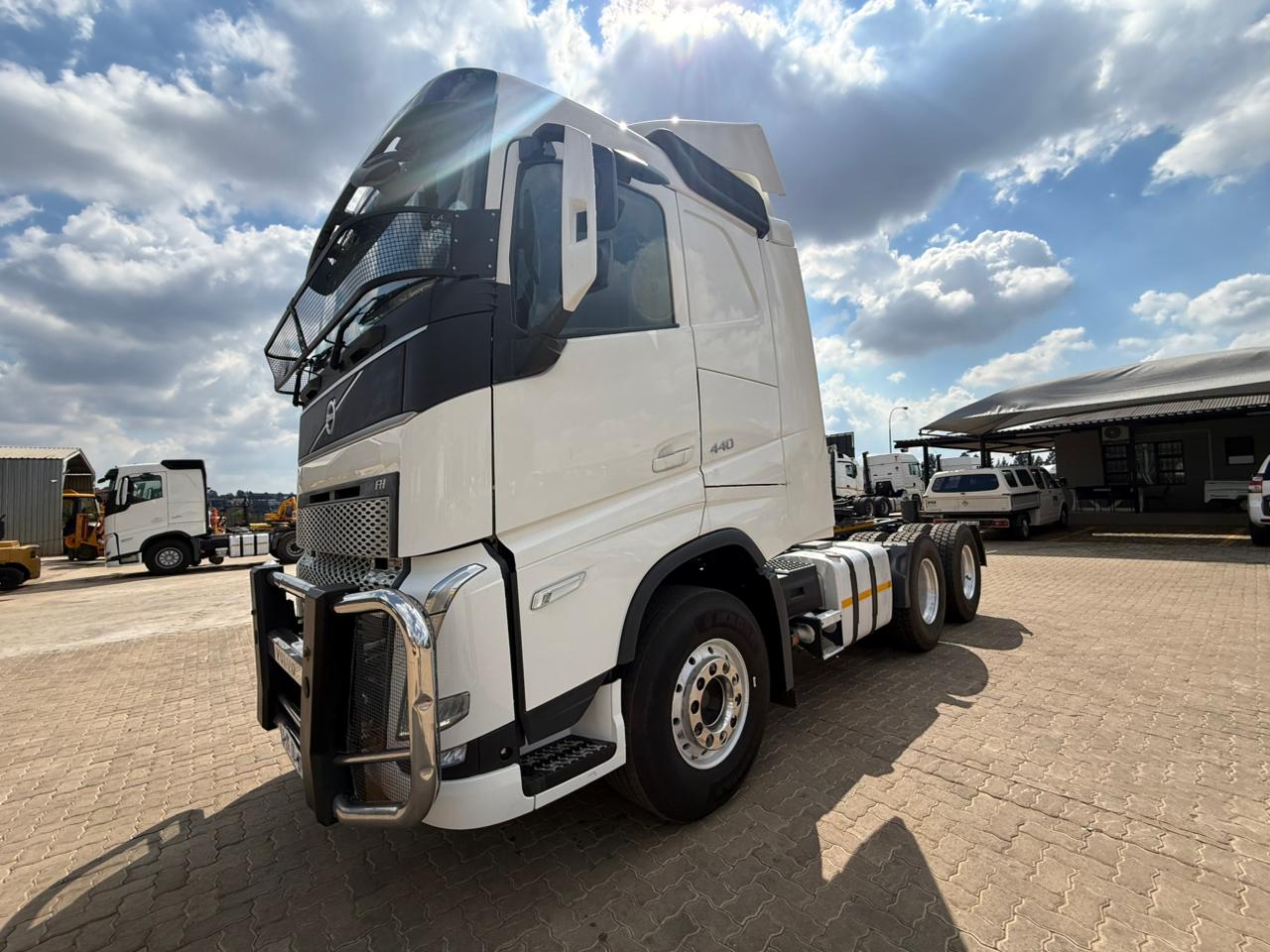 2023 VOLVO FH440 TRUCK TRACTOR (D162)