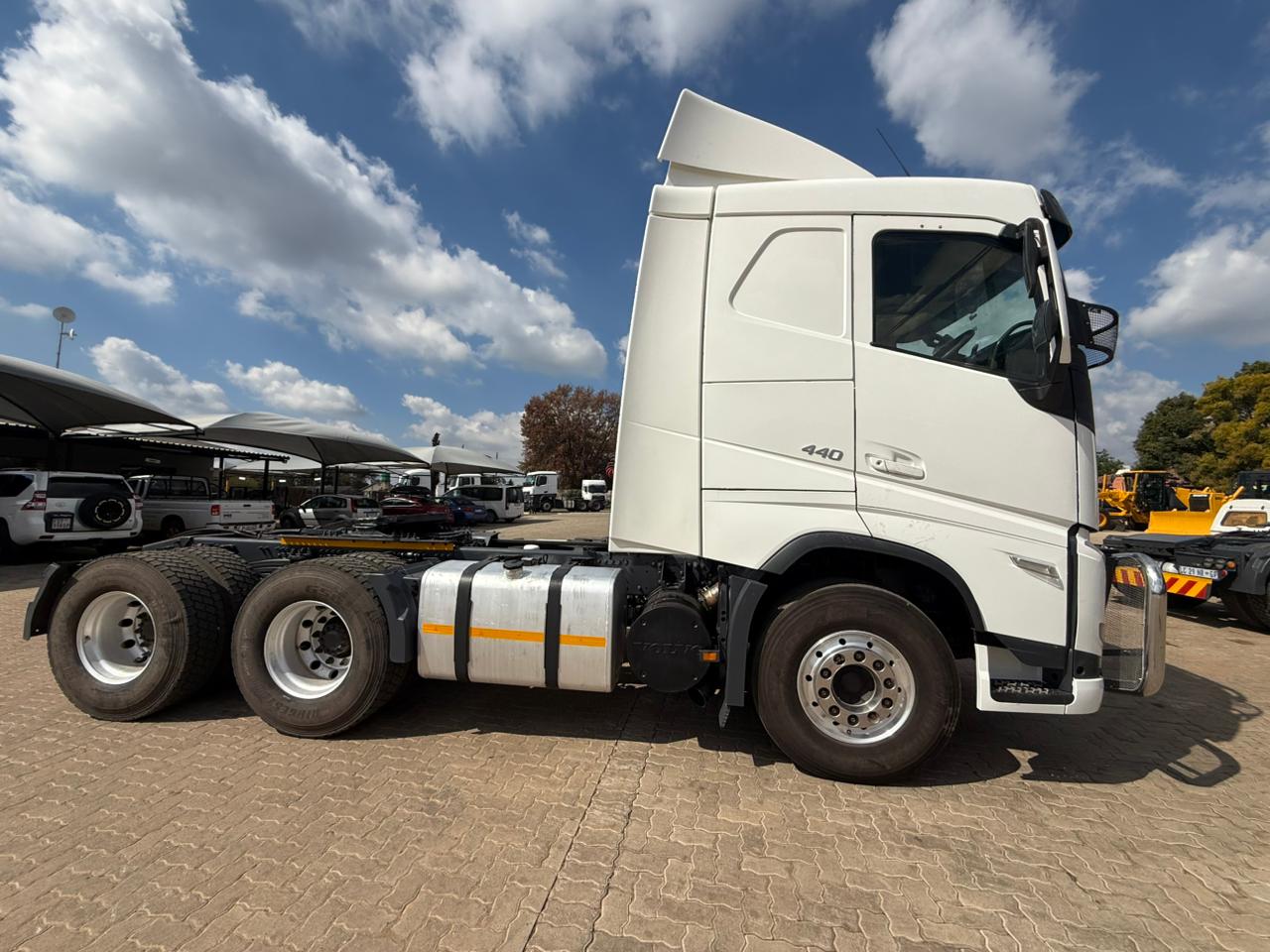 2023 VOLVO FH440 TRUCK TRACTOR (D162)