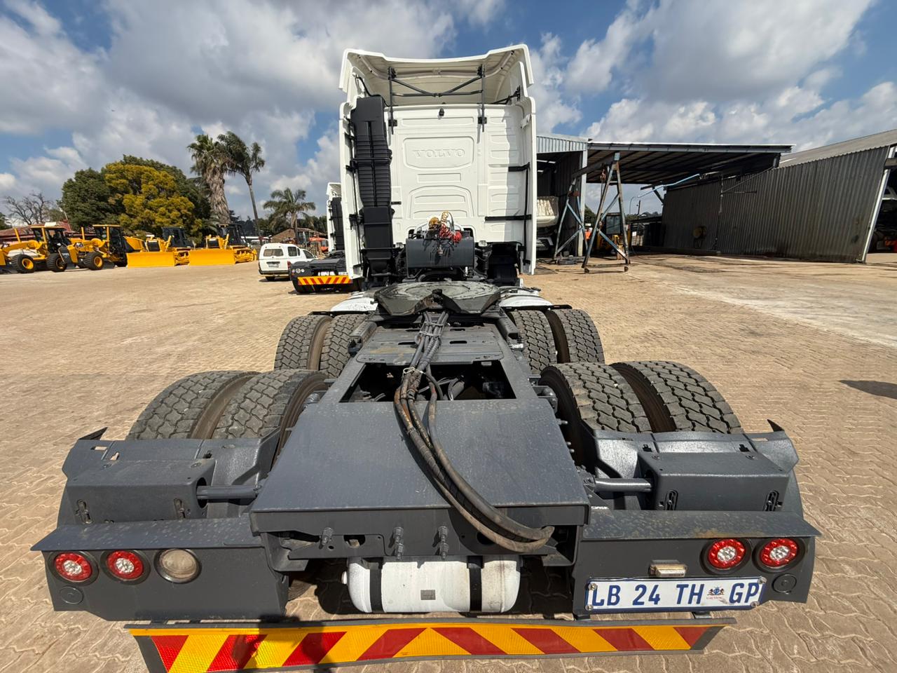 2023 VOLVO FH440 TRUCK TRACTOR (D162)
