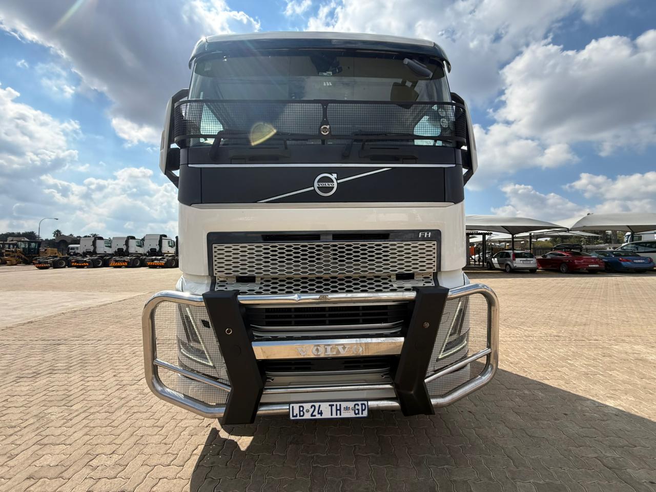 2023 VOLVO FH440 TRUCK TRACTOR (D162)