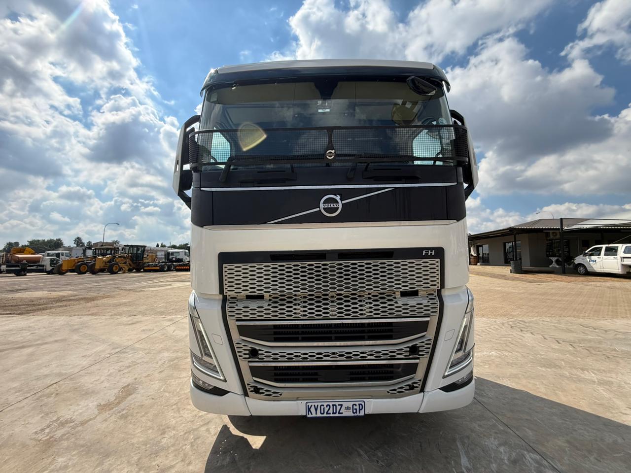 2022 VOLVO FH440 TRUCK TRACTOR (L92)