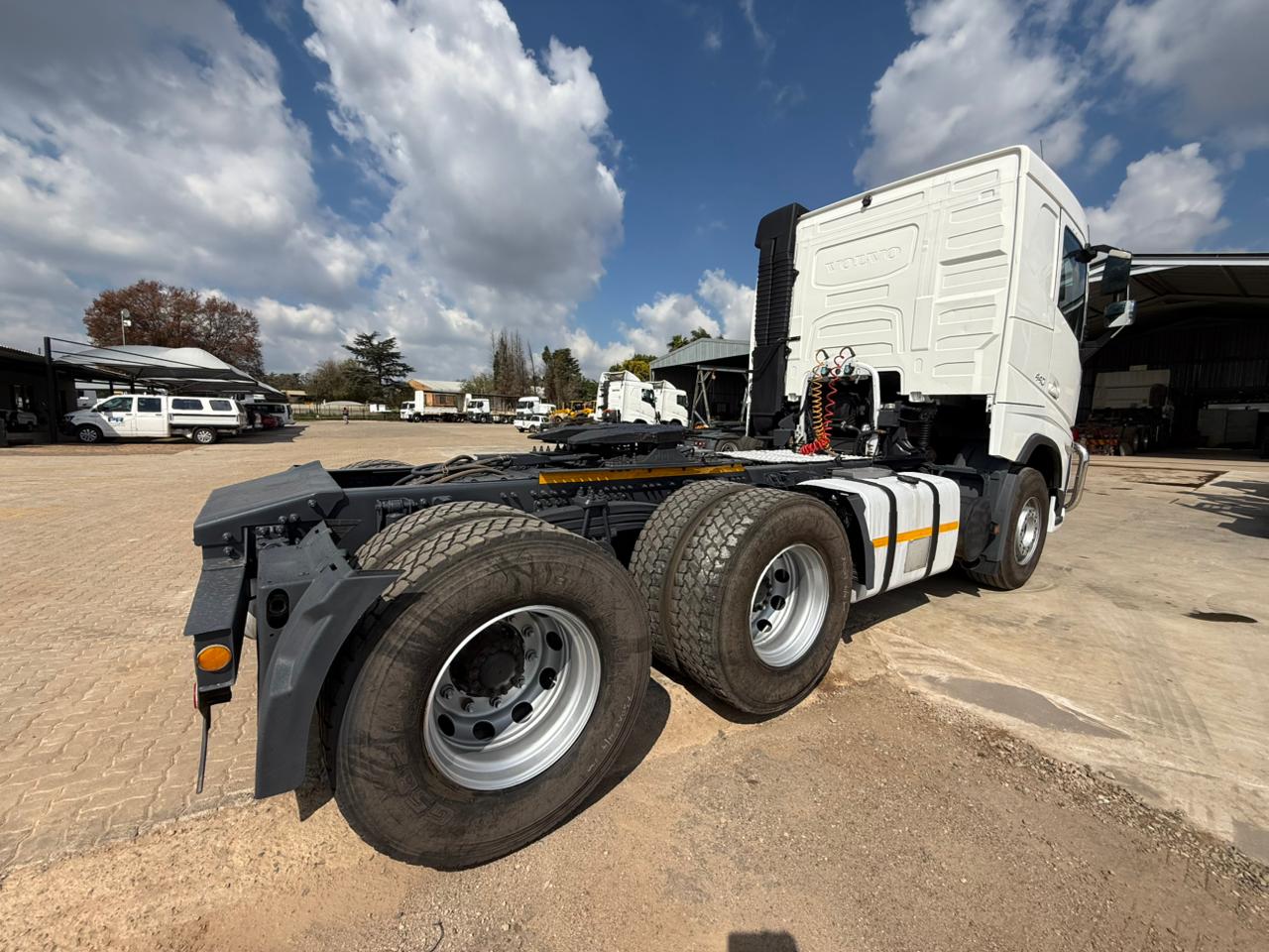2022 VOLVO FH440 TRUCK TRACTOR (L93)