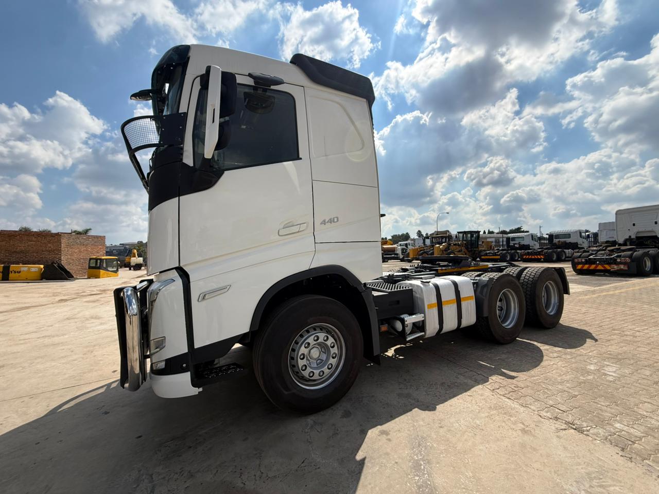 2022 VOLVO FH440 TRUCK TRACTOR (L93)