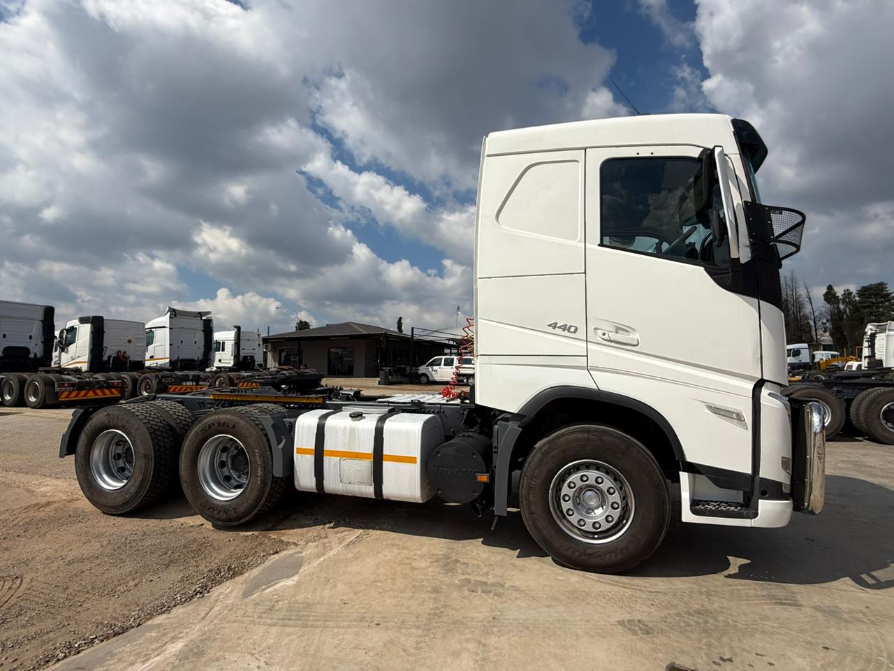 2022 VOLVO FH440 TRUCK TRACTOR (L93)