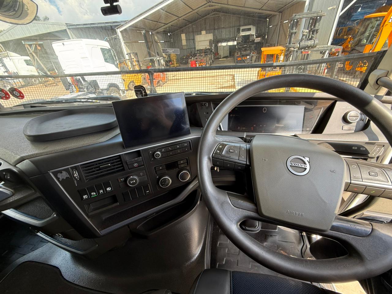 2022 VOLVO FH440 TRUCK TRACTOR (L93)