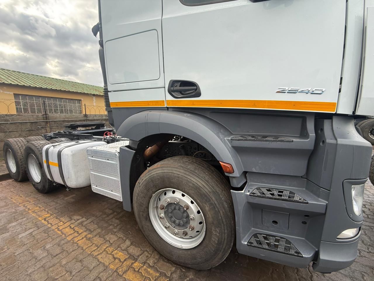 2021 MERCEDES BENZ ACTROS 2640 TRUCK TRACTOR (IS978)