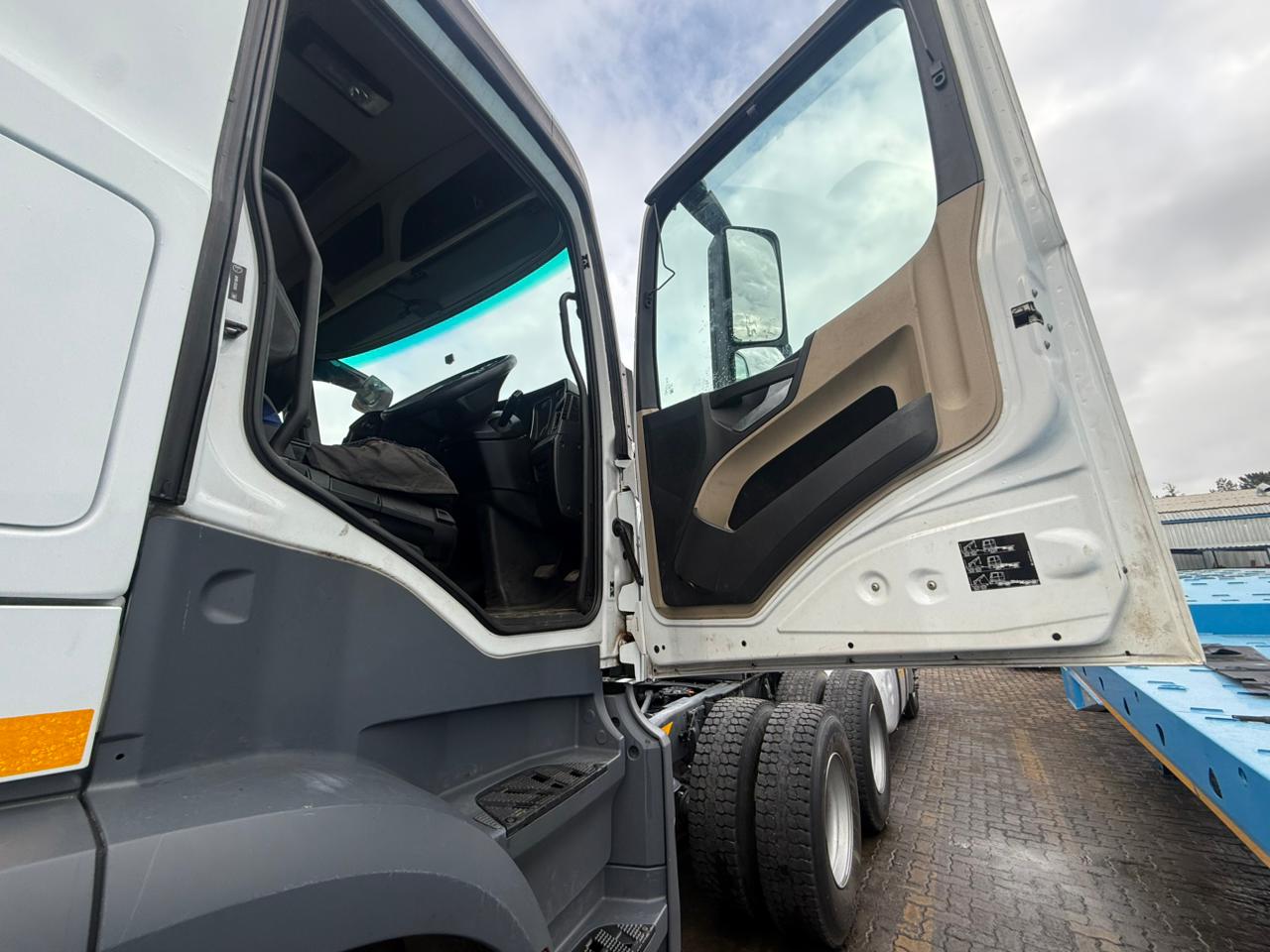 2021 MERCEDES BENZ ACTROS 2640 TRUCK TRACTOR (IS978)