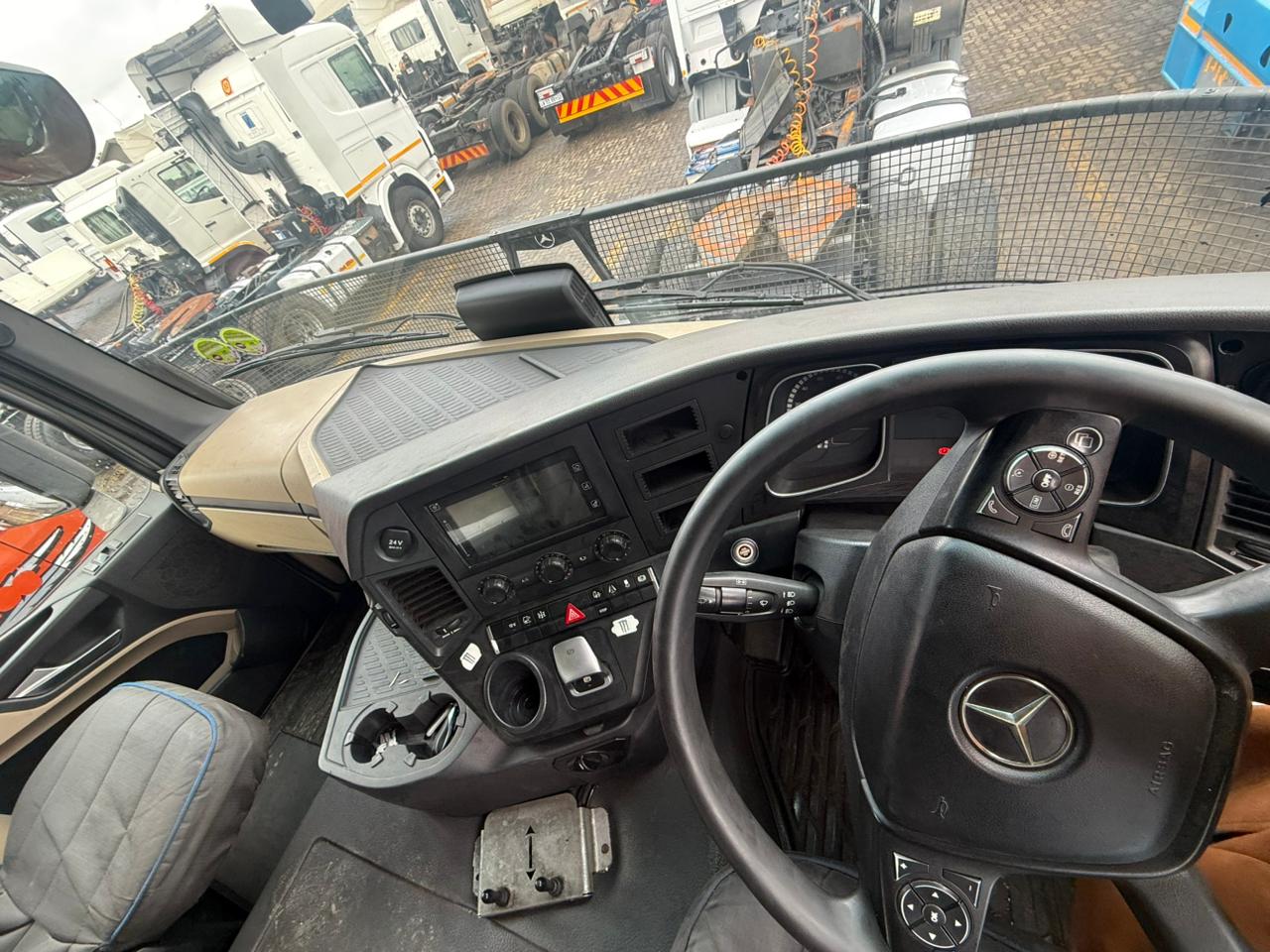 2021 MERCEDES BENZ ACTROS 2640 TRUCK TRACTOR (IS978)