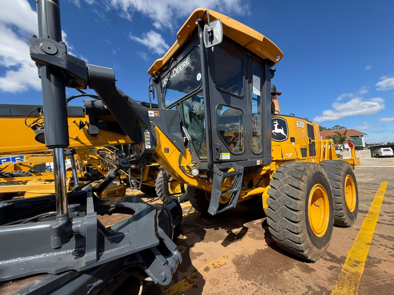 2008 JOHN DEERE 670D GRADER (A1318)