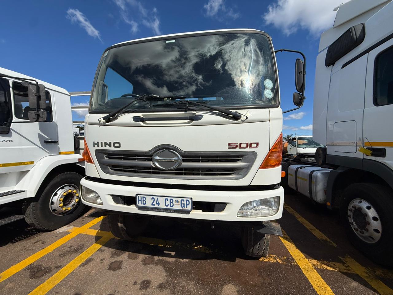 2015 HINO 500 1322 PALFINGER PK10000 CRANE TRUCK (CS2202)
