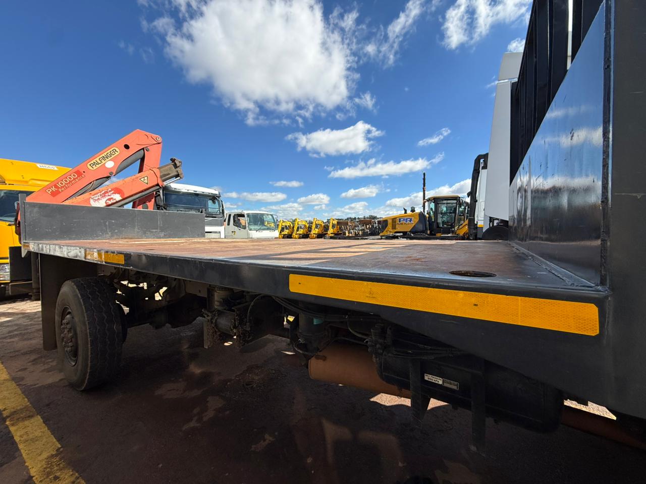 2015 HINO 500 1322 PALFINGER PK10000 CRANE TRUCK (CS2202)