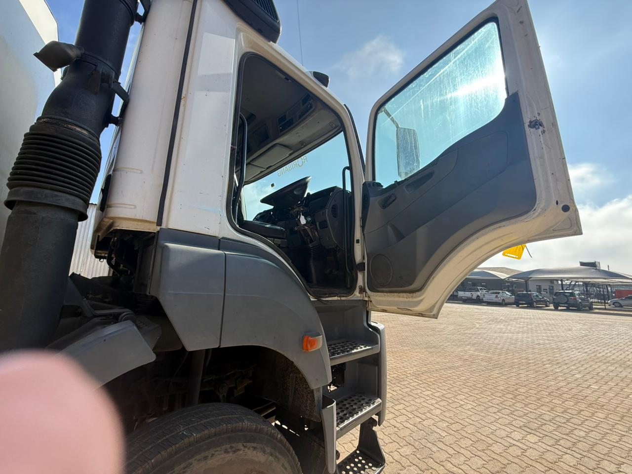 2009 MERCEDES BENZ 3335 18000L WATER BOWSER (IS985)