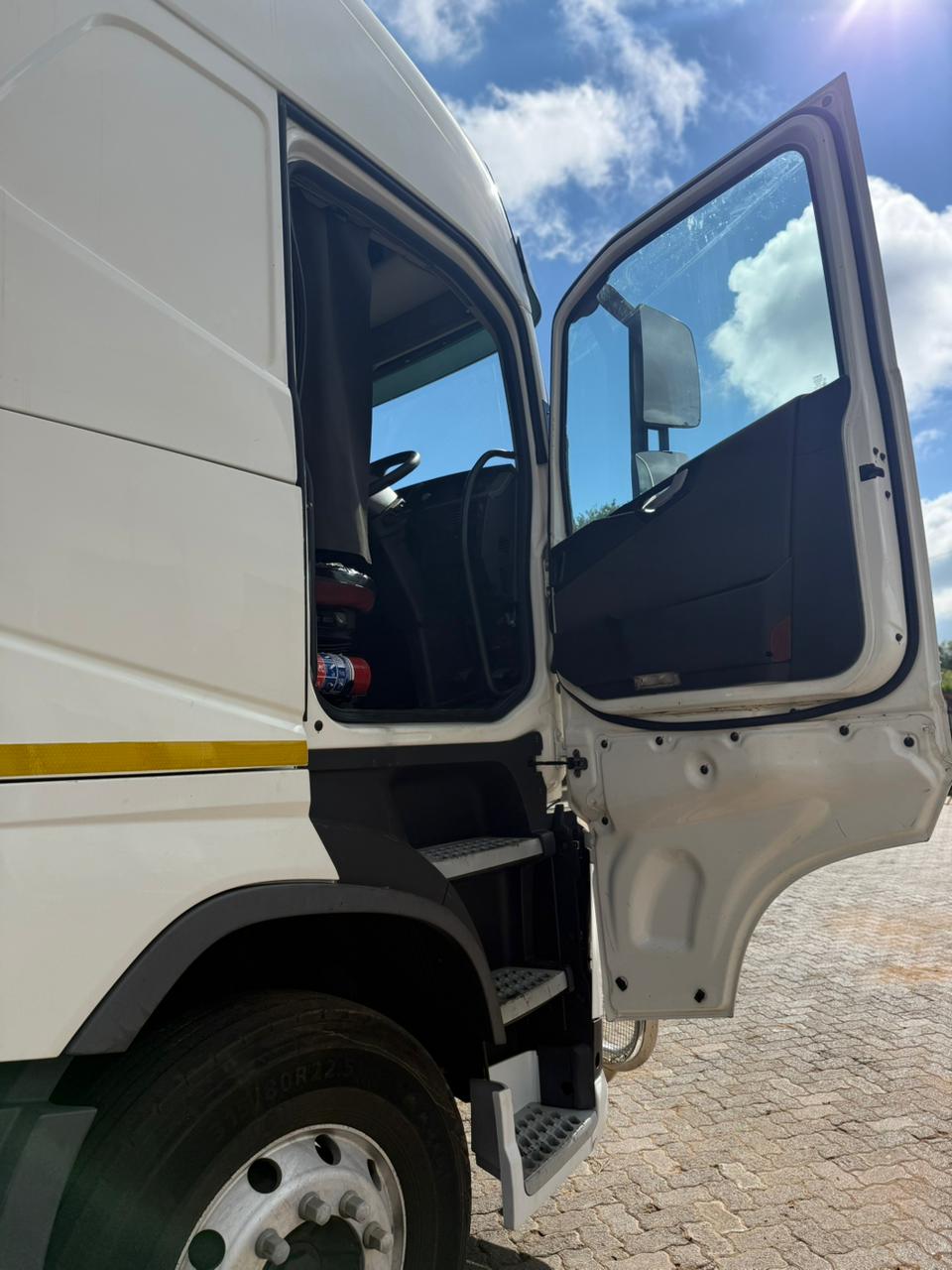 2018 VOLVO FH480 GLOBETROTTER TRUCK TRACTOR (SN4728)