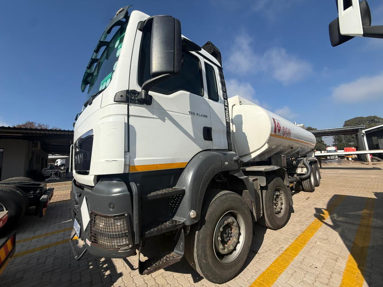 2018 MAN TGS 41-480 TWINSTEER 19000L FUEL TANK (IS986)