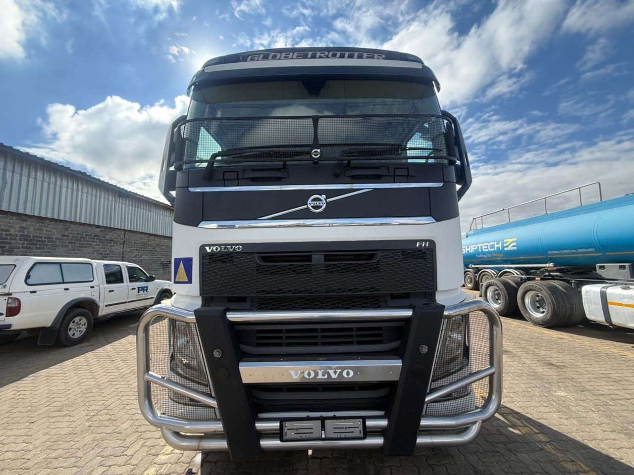 2018 VOLVO FH520 GLOBETROTTER TRUCK TRACTOR (SN5355)