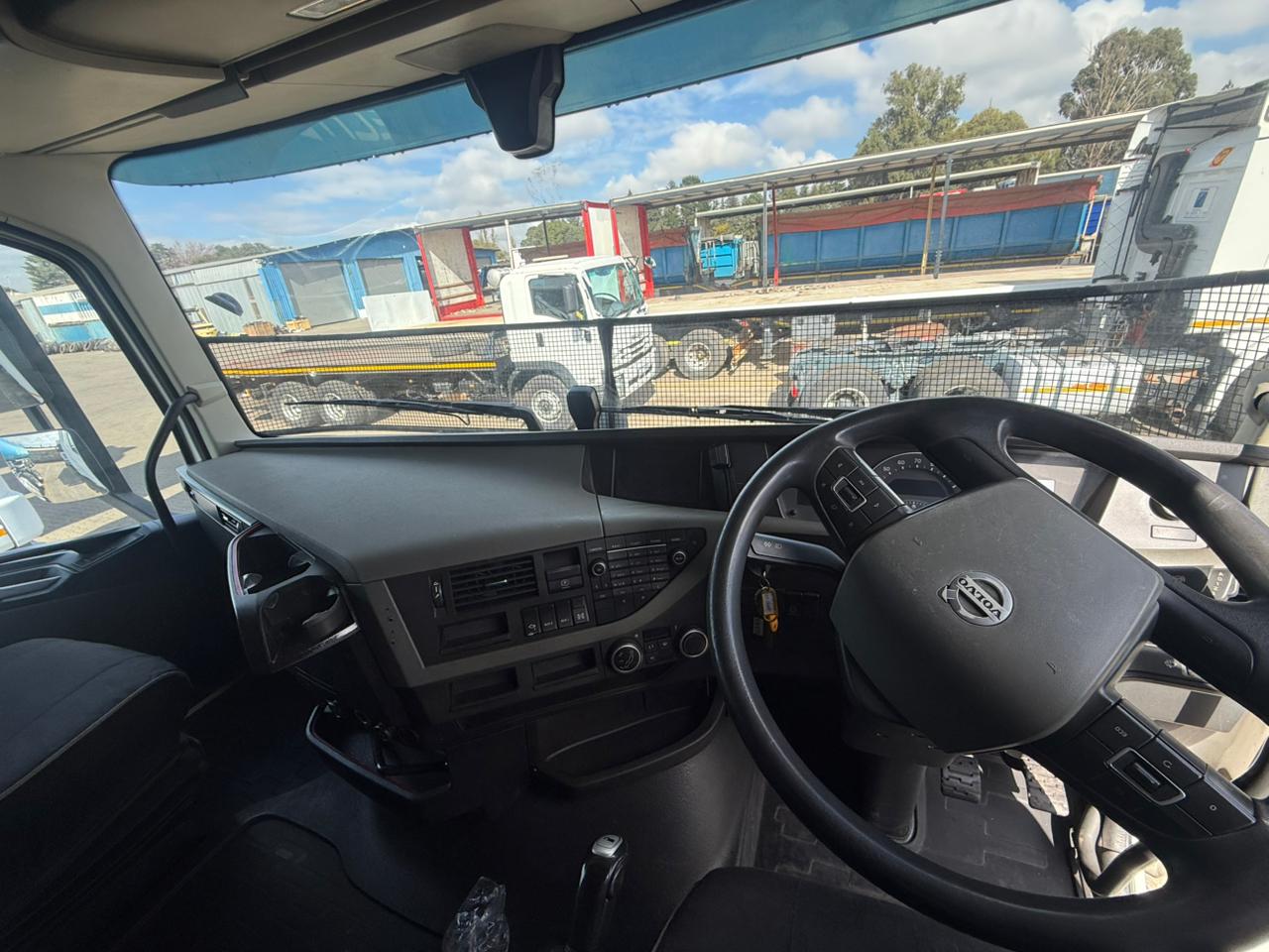 2018 VOLVO FH520 GLOBETROTTER TRUCK TRACTOR (SN5355)