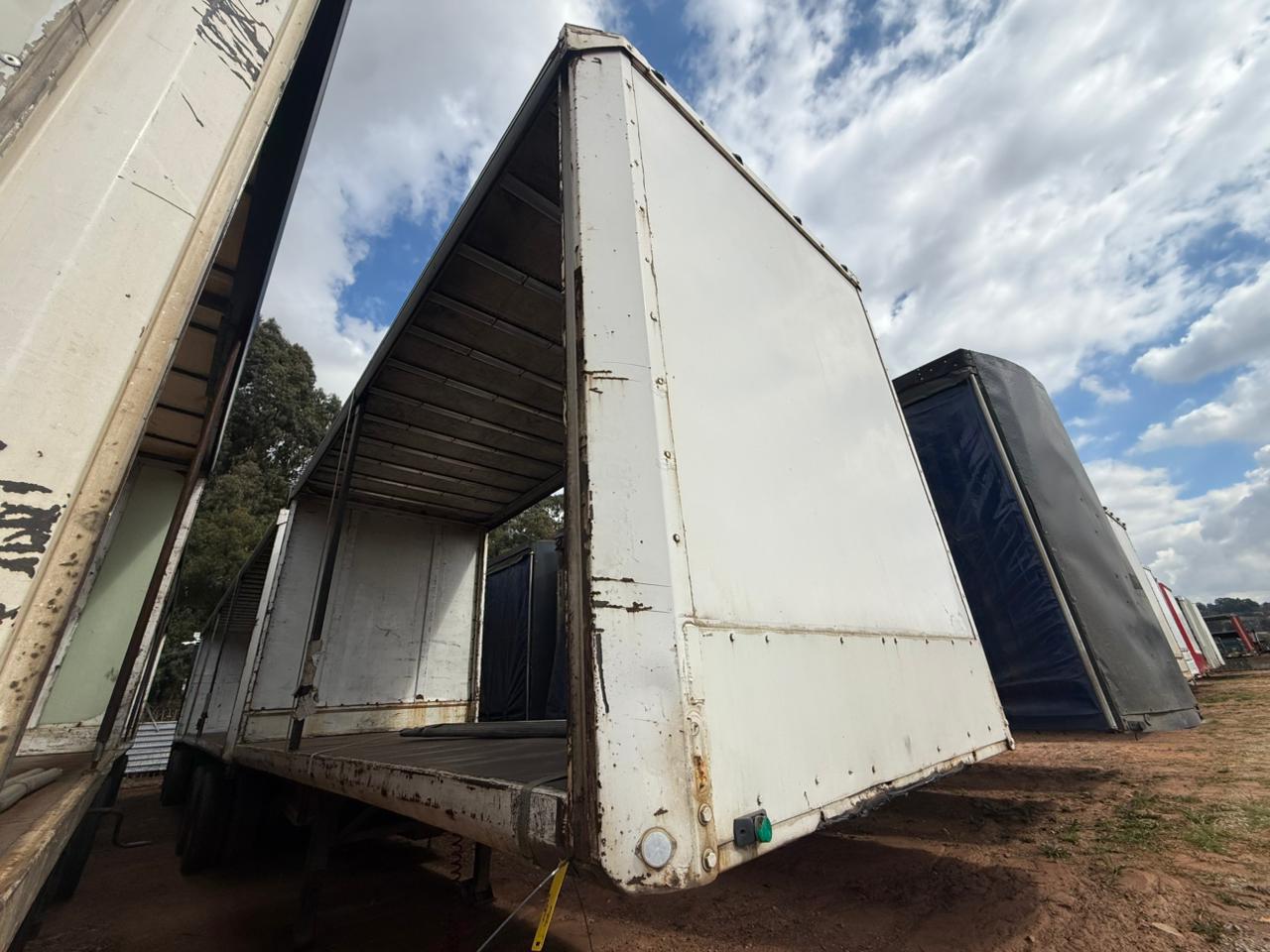 2013 SA TRUCK BODIES SUPER LINK TAUTLINER (SN5755)