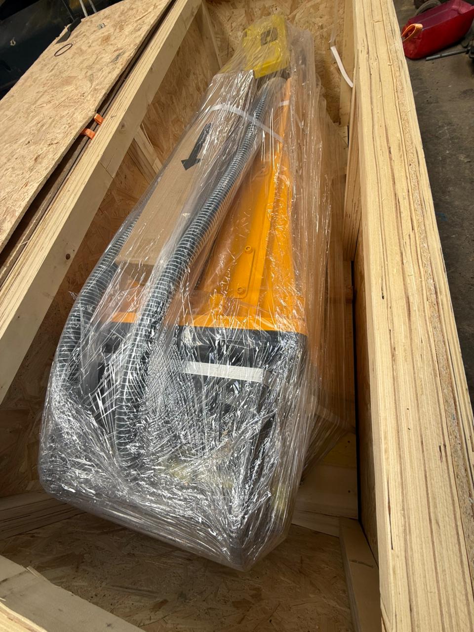 NEW HWX 1400 BOX TYPE HYDRAULIC HAMMER (A1363)