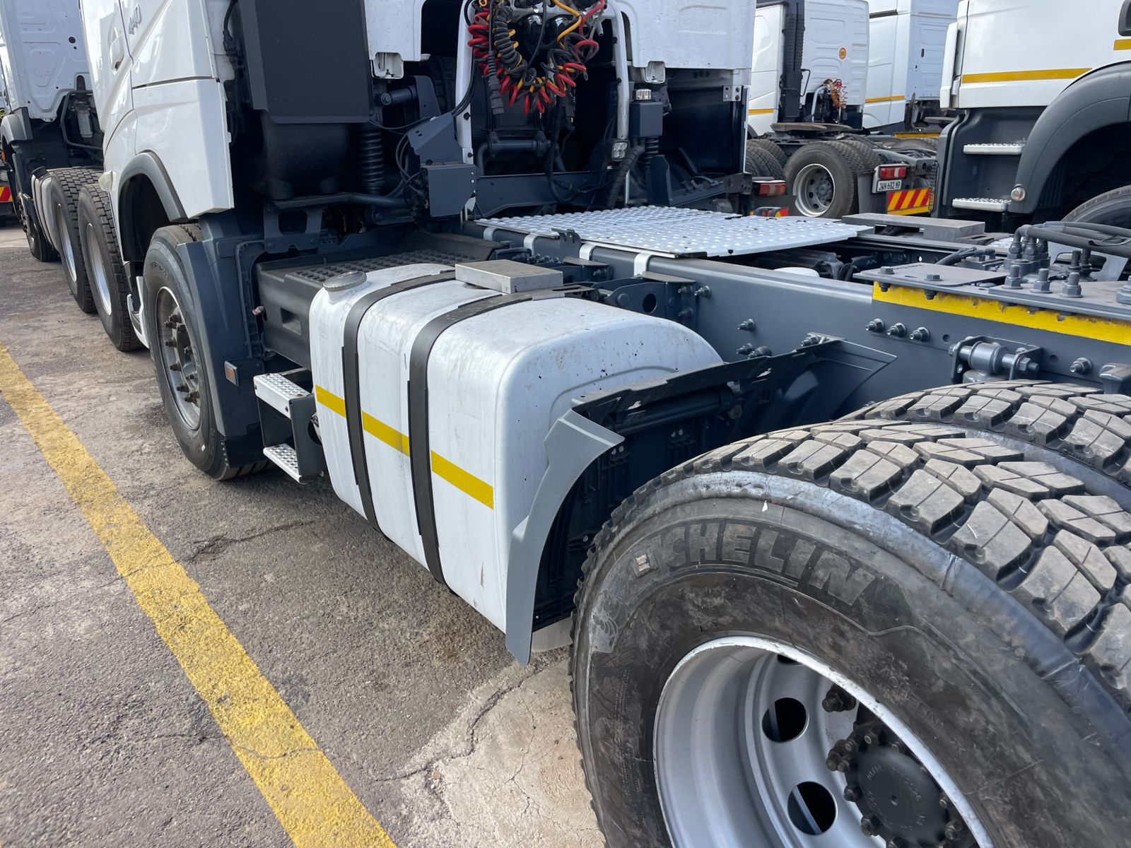2023 VOLVO FH440 TRUCK TRACTOR (L94)