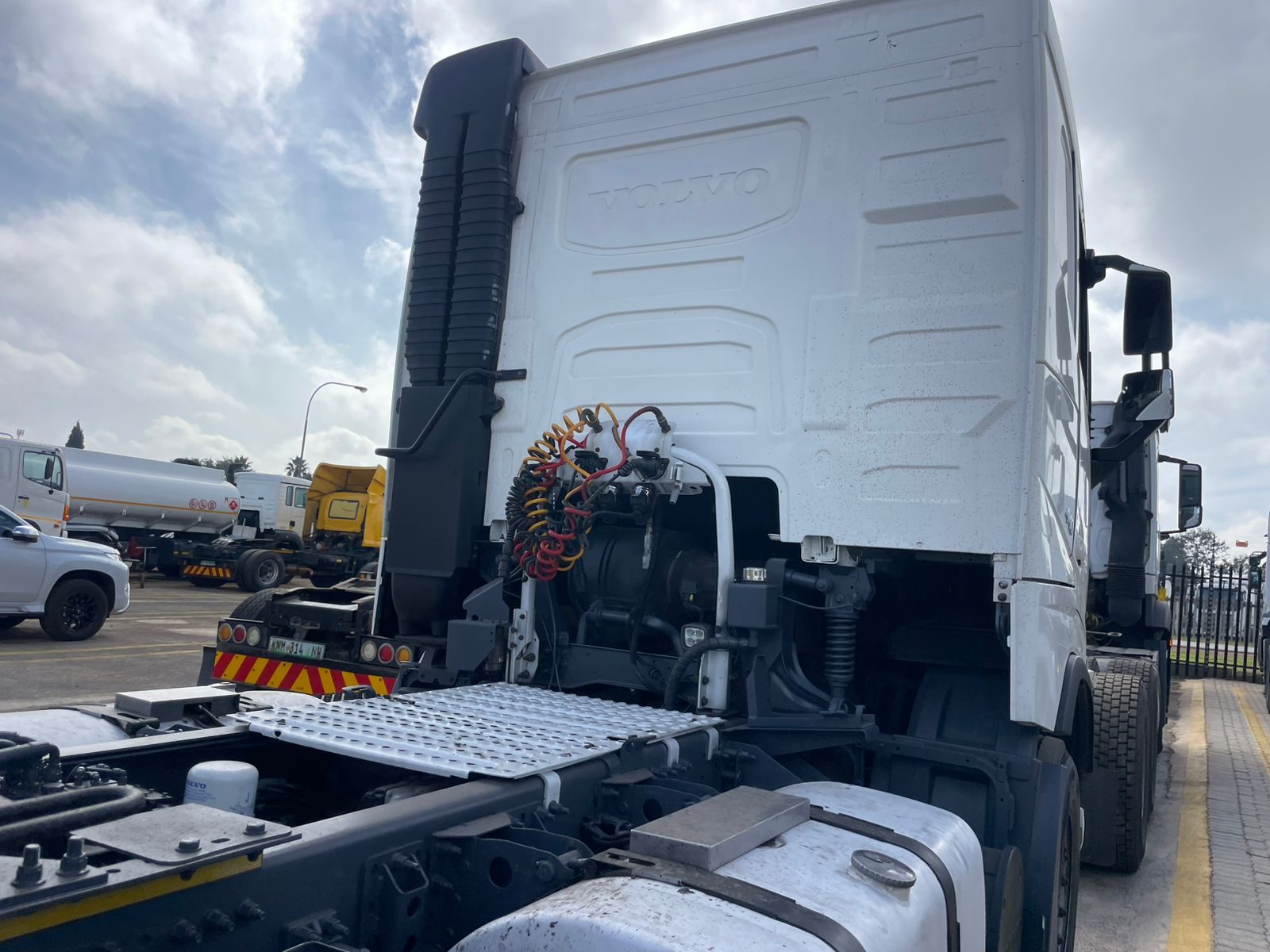 2023 VOLVO FH440 TRUCK TRACTOR (L94)
