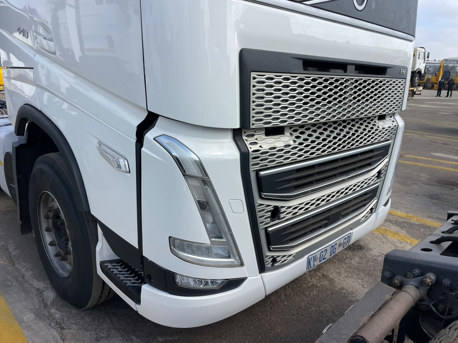 2023 VOLVO FH440 TRUCK TRACTOR (L94)