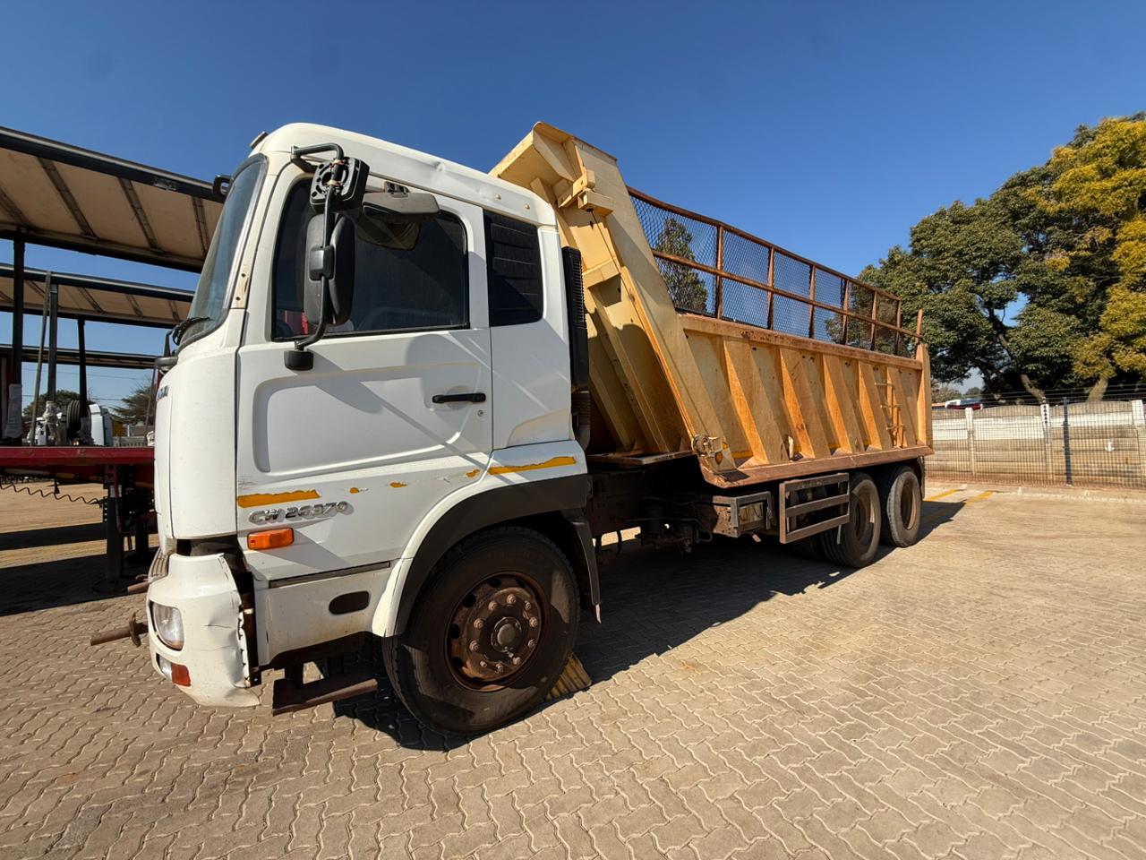 2018 UD QUON CW26-370 TIPPER TRUCK (IS995)